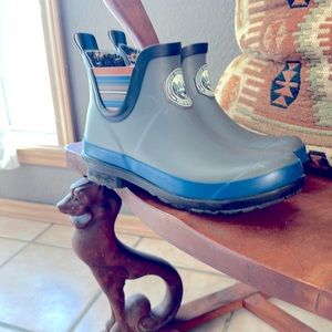 Rainboots. Sz 7. Matte. Olympic National Park.